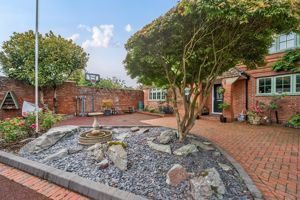 Photo 25- click for photo gallery